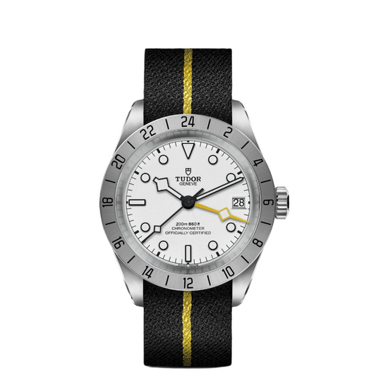 Tudor m79470-0005
Black Bay Pro
Manufacture Calibre MT5652
39mm steel case
Black fabric strap with yellow bandat swiss paradise
