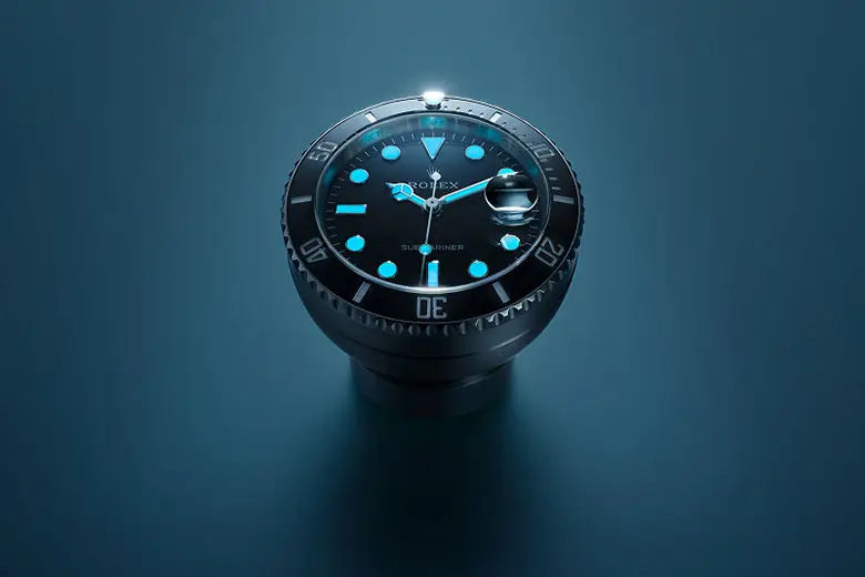 Calendar clock<br>Honouring the Submariner